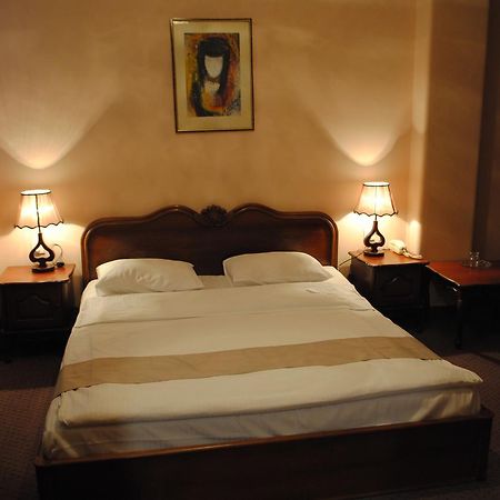 Hotel Sympatia Tiflis Dış mekan fotoğraf