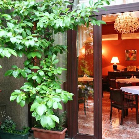 Hotel Sympatia Tiflis Dış mekan fotoğraf
