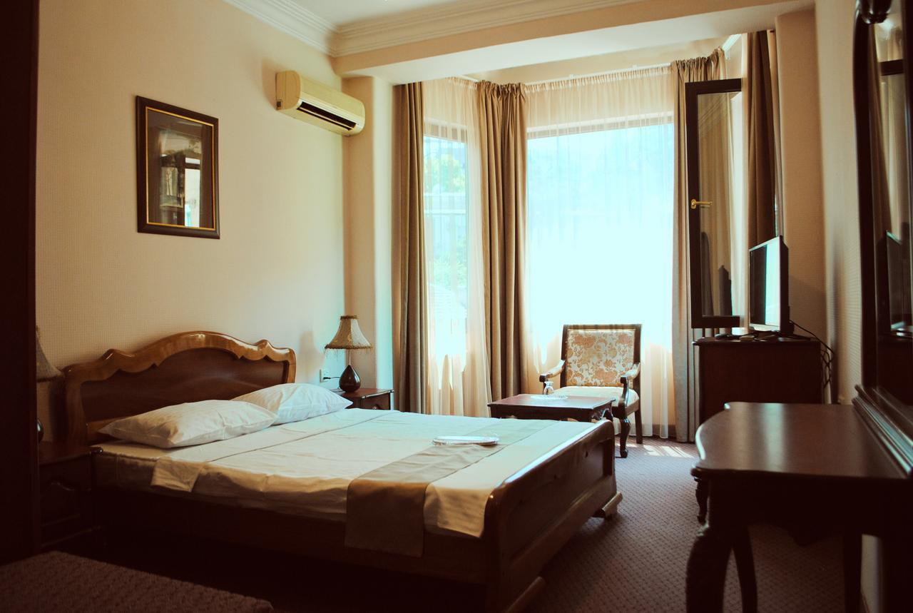 Hotel Sympatia Tiflis Dış mekan fotoğraf