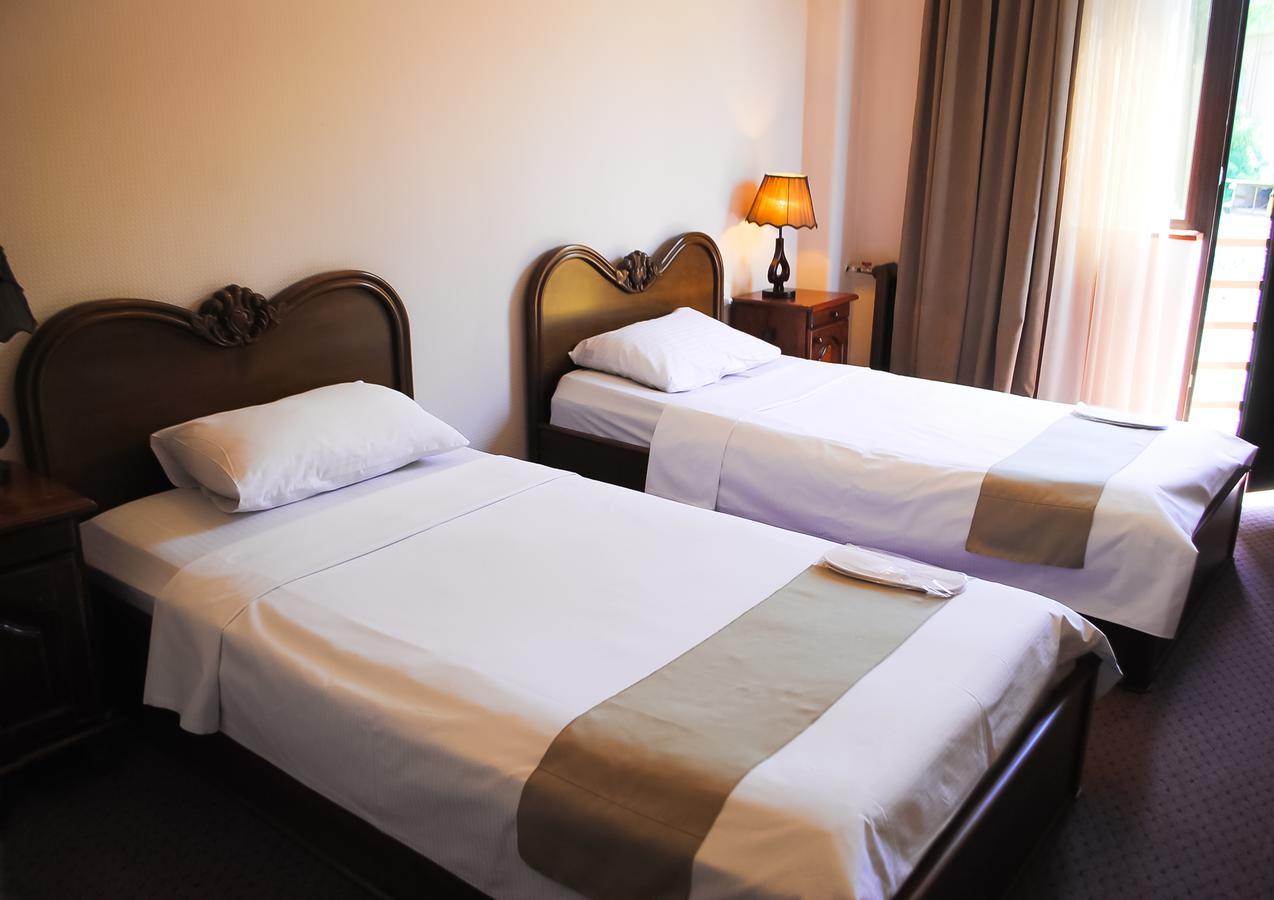 Hotel Sympatia Tiflis Dış mekan fotoğraf